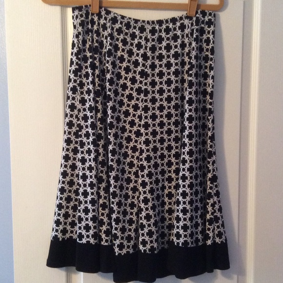 Notations Dresses & Skirts - Notations Black and White Skirt @@ Never Worn