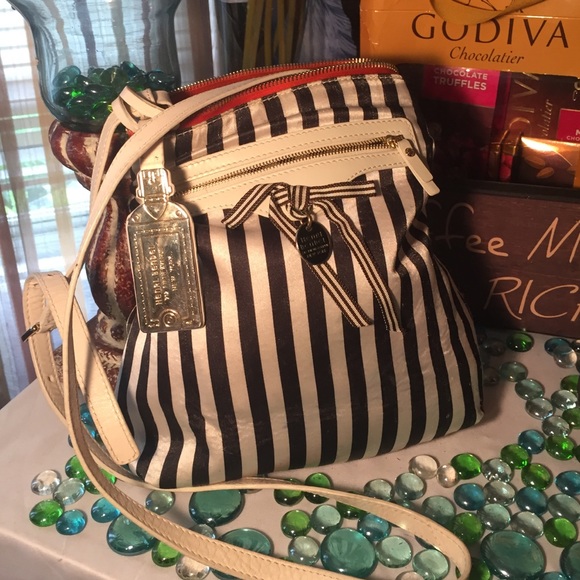 henri bendel Handbags - Henri Bendel Crossbody Bag