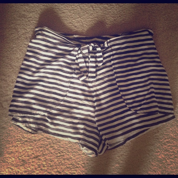 SEVENTEEN High-Waisted Shorts NWOT