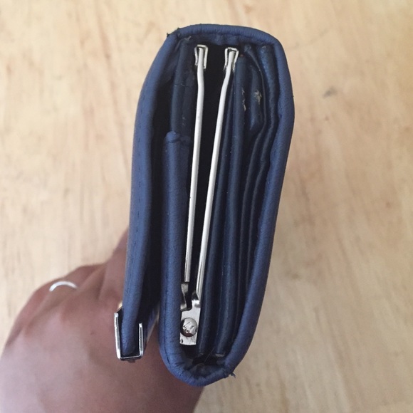 Used bow wallet - Picture 4 of 4
