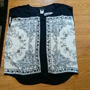 🚫🚫SOLDCute flow boho top!