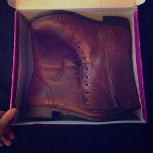 Brand new; never worn: Brown Rampage boots