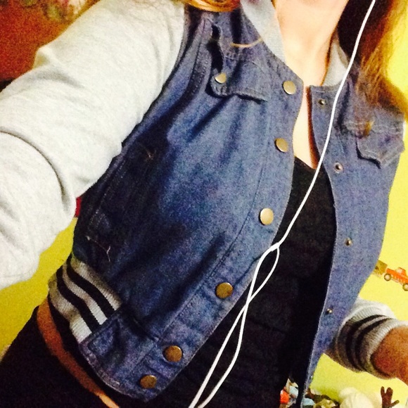 Little varsity jacket - Picture 2 of 2