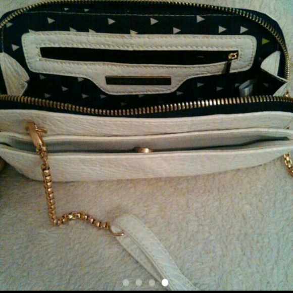 Street level cross body - Picture 3 of 4