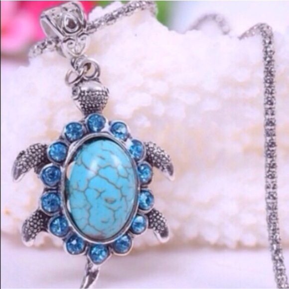 Jewelry - Turtle necklace(NWT)3 left