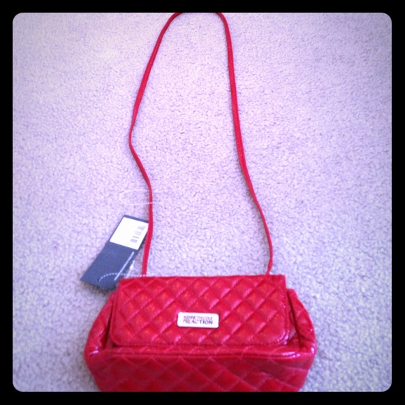 🎀 Red Kenneth Cole Bag 🎀