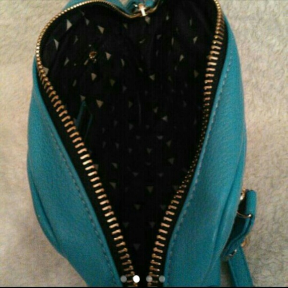 Street level cross body - Picture 2 of 5