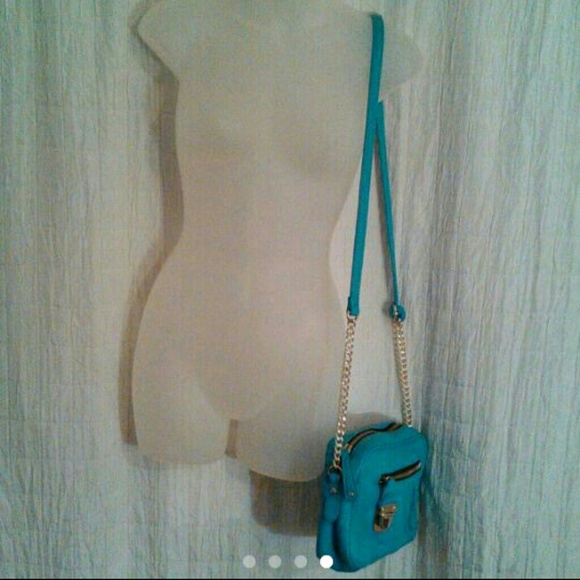 Street level cross body - Picture 5 of 5