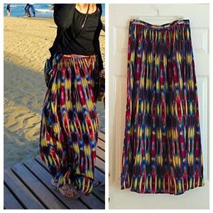 Patterned Maxi skirt
