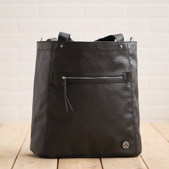 lululemon nwt out and about tote bag black leather