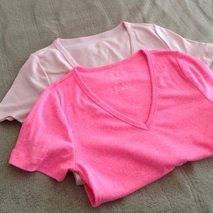 GAP pink v-neck tees