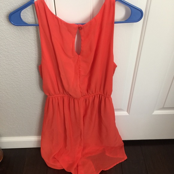 Coral High-low dress - Picture 2 of 3