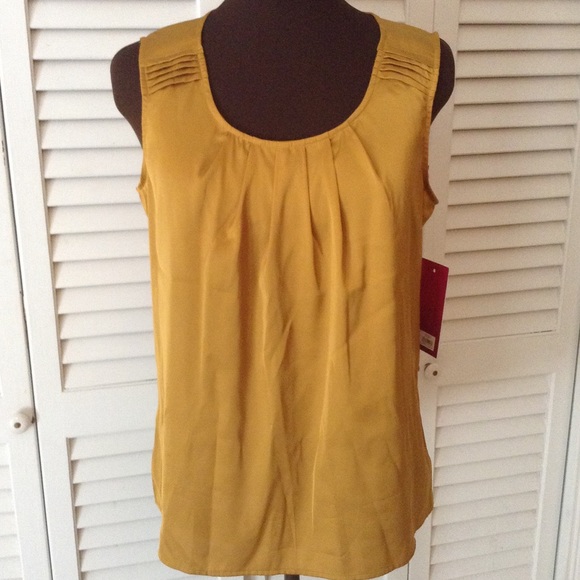212 collection from Khols Tops - Khols  NWT beautiful Gold colored Top 🍂👜