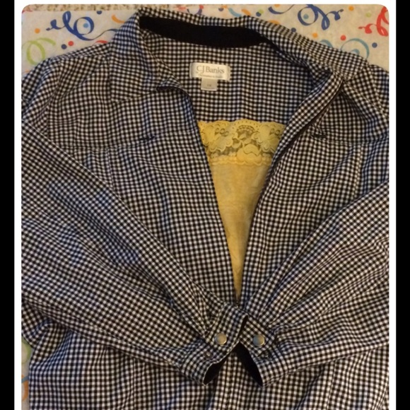 Zip up, light weight jacket/ blazer.