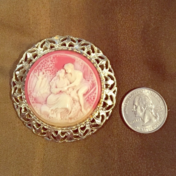 Cameo brooch or pendant