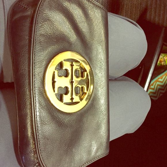 Tory Burch Handbags - Tory burch logo clutch