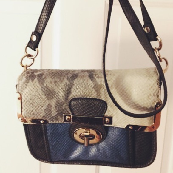Cross body hand bag