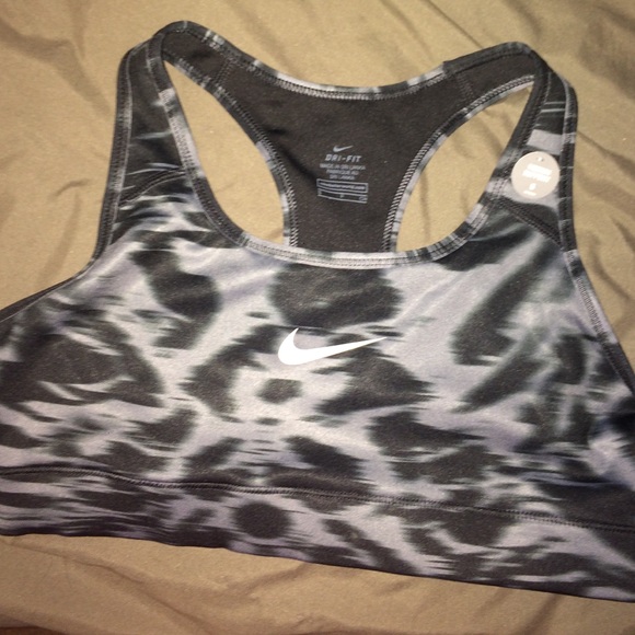 Nike pro combat sports bra