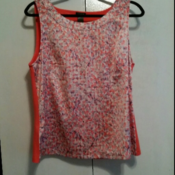 A silk work sleevless.