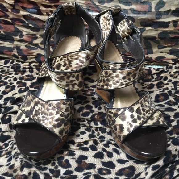 Summer leopardprint wedges
