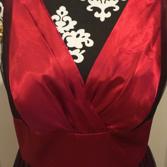 Dress - Picture 2 of 4