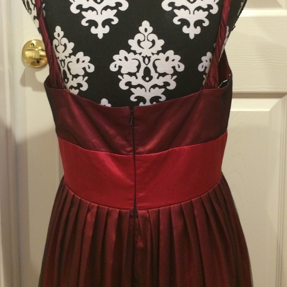 Dress - Picture 4 of 4