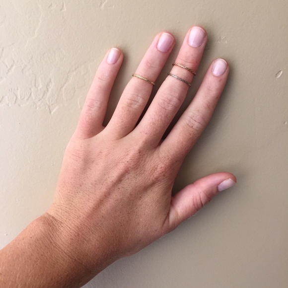 Jewelry - Set of 3 Midi Rings.