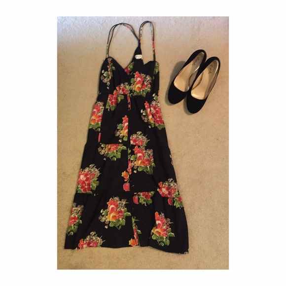 American Eagle Outfitters Dresses & Skirts - American Eagle Floral Dress