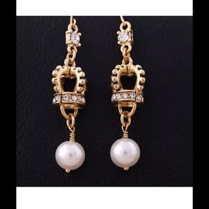 NEW Gold crown Pearl dangle earrings