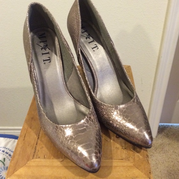 Heels - Picture 1 of 4