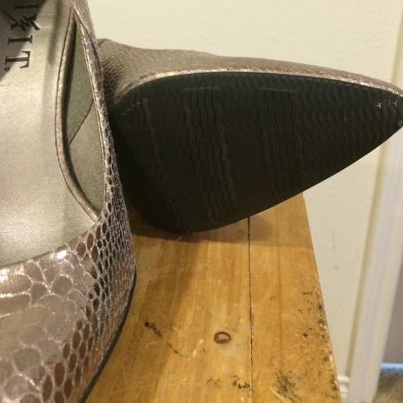 Heels - Picture 2 of 4