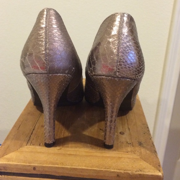 Heels - Picture 3 of 4