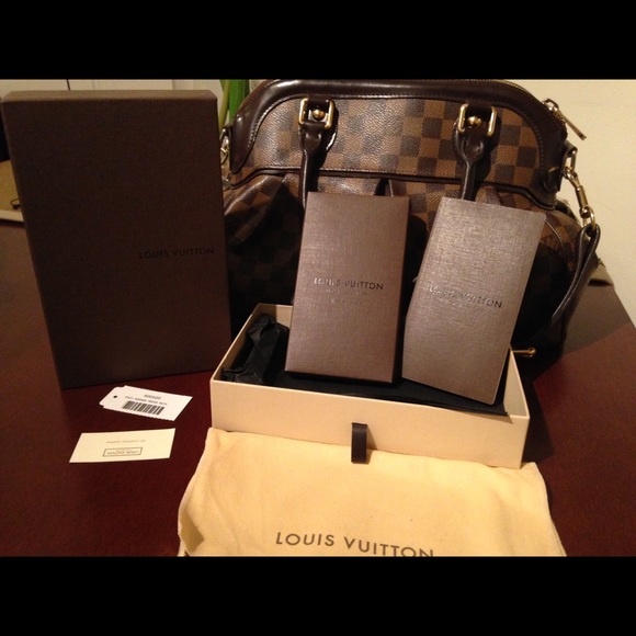 Louis Vuitton Accessories - 💢Louis Vuitton Agenda 2010 diary box dustbag sale