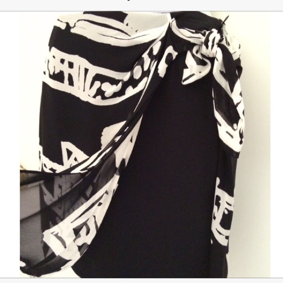 BLACK skirt with over layer offWh and black