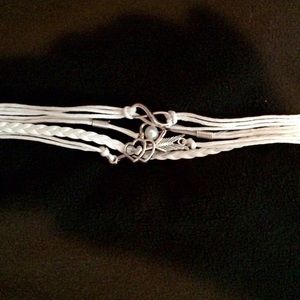 💗WHITE HEART BRACELET💗  NWT