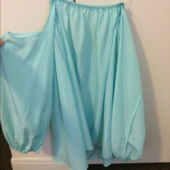 Boutique off shoulder.