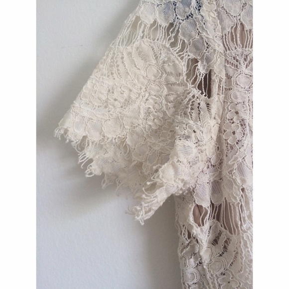 ๐ซSOLD๐ซ crochet cropped top - Picture 2 of 4