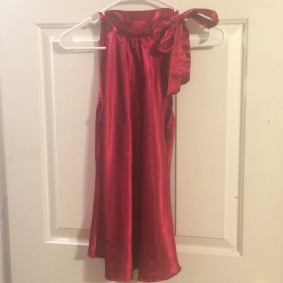 Red top. Size small.