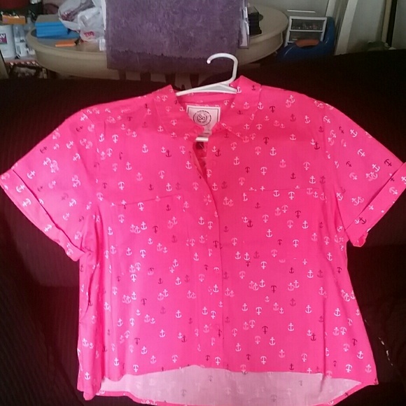 Short sleeve top