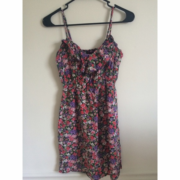 ๐ซSOLD๐ซ floral sundress - Picture 1 of 4