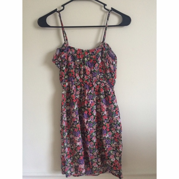 ๐ซSOLD๐ซ floral sundress - Picture 3 of 4