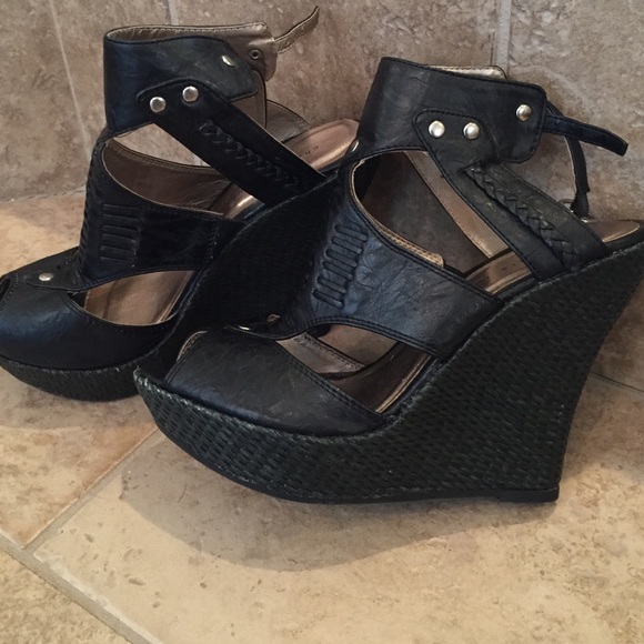 Sandals - Picture 3 of 4