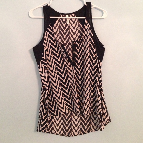 Medium black and white tank