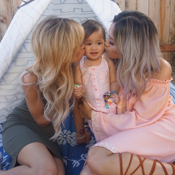 Meet your seller 🖤 - Picture 4 of 8