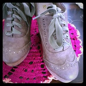 Restricted Taupe Wedges