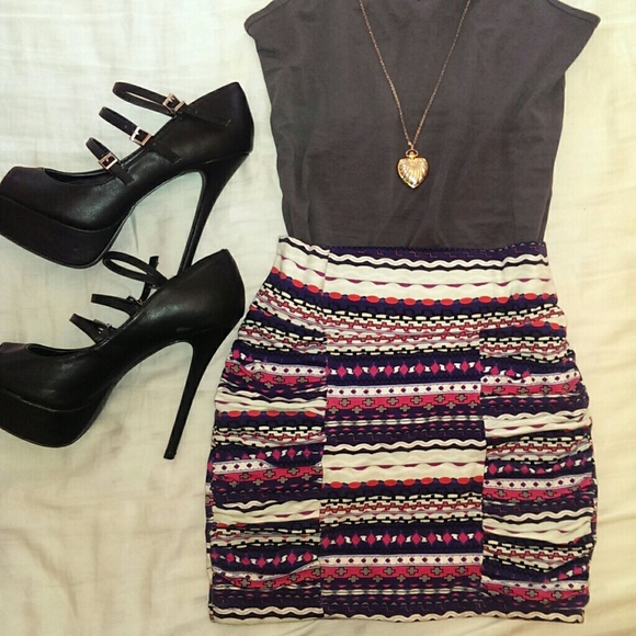Tribal print mini skirt