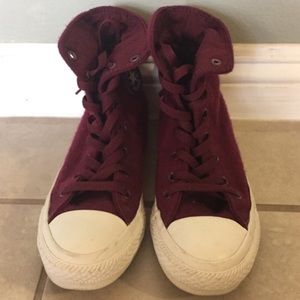 Bundle: Converse & Crop Top