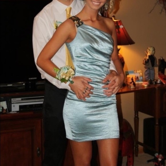 Single Shoulder Bedazzled Dress - Picture 4 of 4