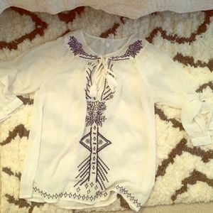 White shirt blouse with navy detailing!