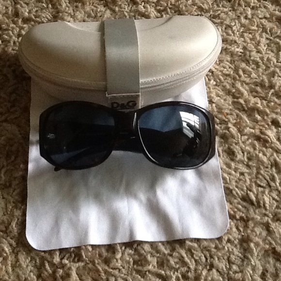 Dolce and Gabbana Sunglasses 👓